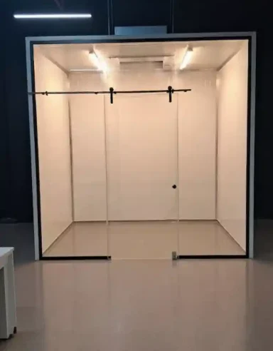 Custom flower chiller solutions by leading manufacturer in UAE for flower preservation